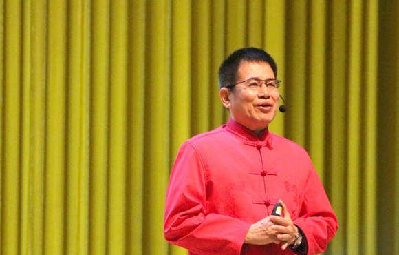 董氏奇穴创始人董景昌先生首席嫡传弟子杨维杰博士的四位入室弟子之一